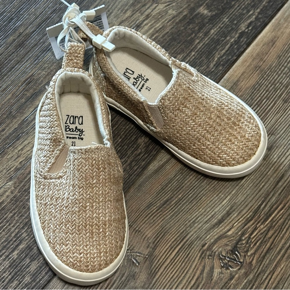 Zara 21 baby toddler slip on tan glitter shoes US 5 NEW  girls casual boho